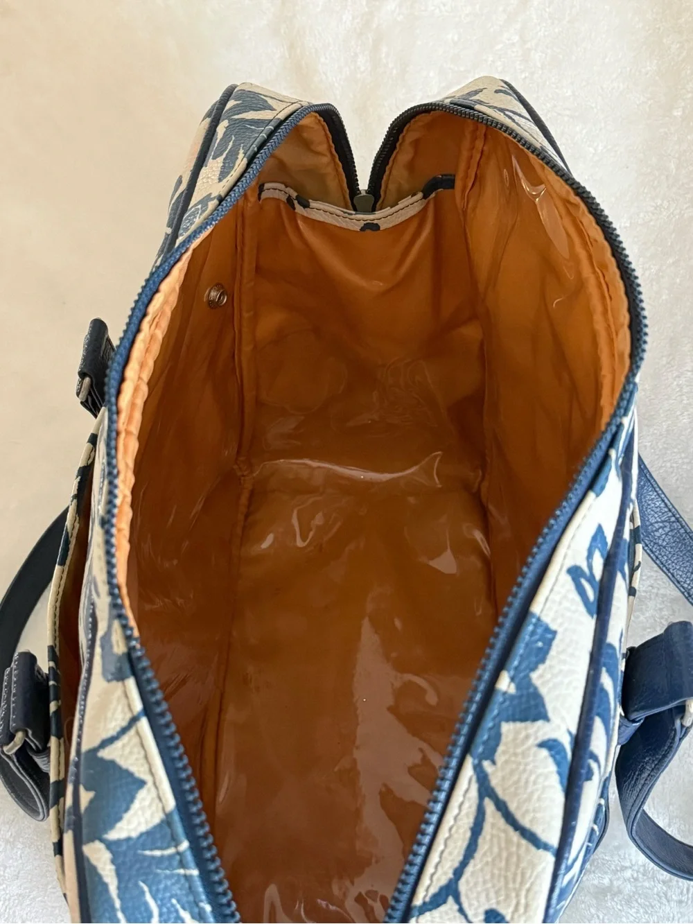 Vintage Roxy Cream and Navy Floral Travel Bag